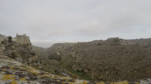 Venerdì 18 Novembre 2016 - Ancora umido e cielo nuvoloso. Scirocco in azione